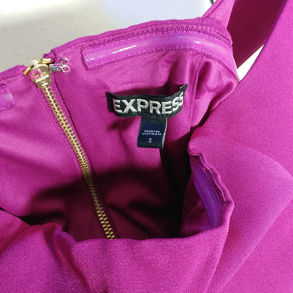 EXPRESS Crop Top - Picture 7 of 7